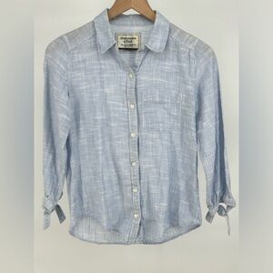 Abercrombie &‎ Fitch Women's XS Blue Chambray 3/4 Sleeve Lightweight Button-Down